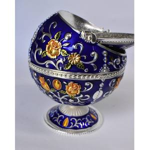 Cenicero a prueba de viento de Metal con flores exóticas, exquisito Cenicero de Metal Vintage de inspiración botánica con tapa para cigarrillo portátil - Product Image 5