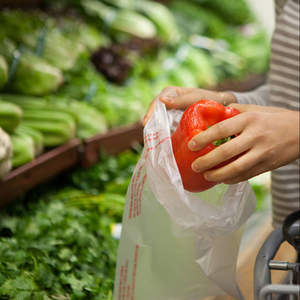 Durable red starseal flat <b>roll</b> produce bag on <b>roll</b> <b>fruit</b> bag made in Vietnam for supermarket ODM With Factory Price - Product Image 3