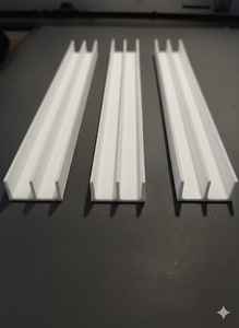 Perfil de PVC Extruido en Forma de E Directo de Fábrica para Muebles Industriales y Proyectos de Construcción - Product Image 4