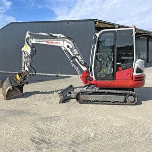 Mini-excavatrice sur chenilles Takeuchi TB240 d'occasion 2018, excavatrice compacte hydraulique pour la construction, l'agriculture et l'aménagement paysager - Product Image 1