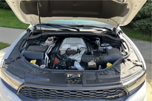 PRÊT À CONDUIRE - VÉHICULE D'OCCASION À VOLANT À GAUCHE |   Conduite à droite |   2021 DODGE DURANGO SRT HELLCAT - Product Image 4