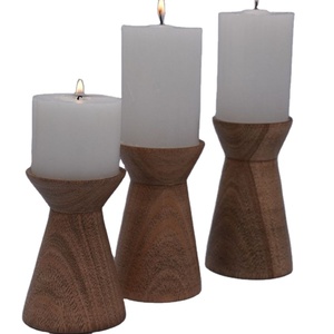 Bougeoir en bois d'acacia moderne du milieu du siècle magnifiquement conçu grand pilier marron polonais pour la fête de bureau à domicile classique - Product Image 3