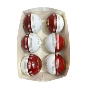 Pelotas de críquet duras de cuero rojo y blanco, personalizadas al por mayor, diseñadas para práctica intensa, gran venta. - Product Image 1