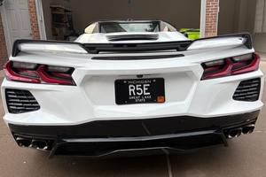 Chevrolet Corvette Stingray Cabriolet 2LT d'occasion propre, année 2020 - Product Image 2