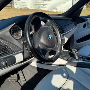 Usado, W X5 M Twin-Turbo V8, Tracción en las Cuatro Ruedas - Product Image 1