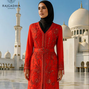 Foulard africain rouge brodé à la main, écologique, pour femmes - Design moderne, occasions spéciales, manches longues - Product Image 1