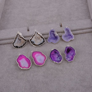 Connecteurs de boucles d'oreilles en géode bleu encre, druzy, laiton et pierres précieuses, électroplaqués, faits à la main, bijoux DIY, forme fantaisie, breloque 22-26 mm - Product Image 3