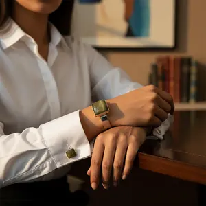 Mancuernillas Plateadas para Hombre con Piedra de Ónix Verde, Accesorio de Vestimenta Formal para Bodas y Regalos, Joyería de Oro y Latón - Product Image 3