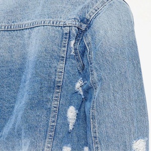 แจ็กเก็ตผ้ายีนส์สีน้ำเงินแบบสั้นสำหรับผู้หญิงเสื้อแจ็กเก็ตแฟชั่นทรงสลิมฟิตสำหรับผู้หญิงผ้ายีนส์ขาดขอบสีน้ำเงินแบบยุโรปและอเมริกา - Product Image 2