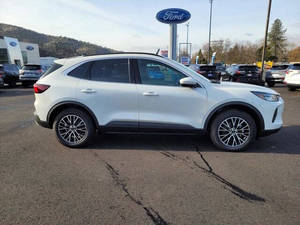 Ford Escape Híbrido Enchufable PHEV 2025 en Perfecto Estado - Product Image 2