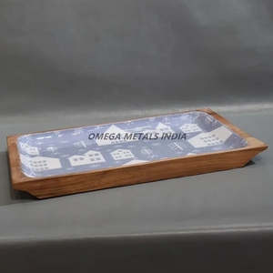 Plateau ovale en bois de manguier au design élégant avec impression festive rouge et bleu audacieux pour un service élégant et une décoration intérieure moderne - Product Image 4