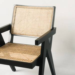 Silla de Jardín Jeanneret de Ratán con Madera Maciza de Teca en Color Negro para Uso en Interiores y Exteriores - Product Image 5
