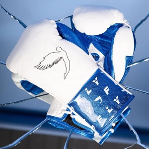 Nuevo Diseño de Última Generación, Modelo Azul y Negro, Guantes de Boxeo de Cuero Personalizados Fly, Acolchado Cómodo, Ajustables con Cierre de Velcro - Product Image 2