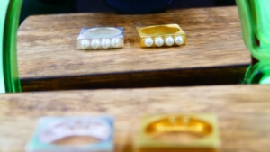 Bague classique pour femme en argent sterling 925 plaqué or, ornée de perles et de pierres précieuses, tendance - Product Image 4