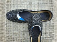 Chaussures plates indiennes artisanales pour femmes, style Khussa Jutties Mojaries, noires, légères, antidérapantes, pour l'extérieur, hiver, couleur unie, haute qualité