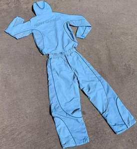 Ensemble survêtement tendance avec haut zippé et pantalon au design inspiré du streetwear - Product Image 3