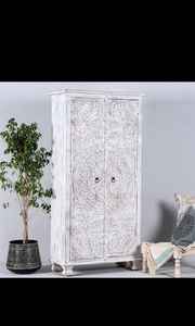 Armoire en bois traditionnelle autoportante verrouillable portes à charnières grande capacité de stockage meubles fonctionnels assemblés compacts - Product Image 2