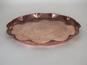 Plateau en cuivre fabriqué à la main de luxe avec détails classiques pour l'hébergement et l'affichage pour l'exportation mondiale depuis l'Inde - Product Image 6