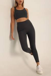 Ensemble soutien-gorge et leggings de sport pour femmes motif solide vêtements de yoga mi-taille - Product Image 6