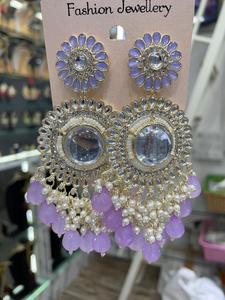 ต่างหูอินเดียแบบดั้งเดิมและทันสมัย kundan ชุบทองพร้อมต่างหูมุกและต่างหูบอลลีวูดสำหรับผู้หญิงและเด็กผู้หญิง - Product Image 3