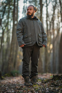 Chaqueta de Caza de Tela Suave de Poliéster con Cuatro Bolsillos de Solapa y Bolsillos Cargo con Cremallera - Product Image 6