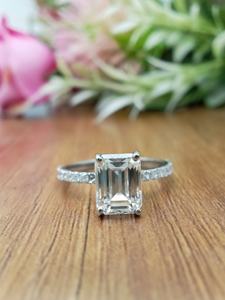 Bague de fiançailles et de mariage solitaire en or blanc/jaune 14K/18K avec diamant de laboratoire brillant de 2,0 carats VVS certifié IGI, plaqué or - Product Image 4