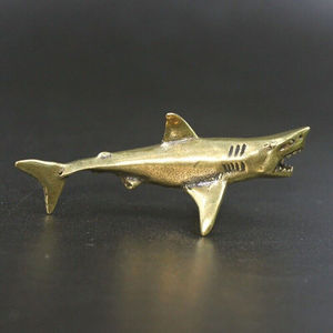 Nuevo artículo Estatuilla de tiburón sólido de aluminio fundido Escultura sólida Objeto decorativo Venta caliente Modelo de tiburón exportación - Product Image 4