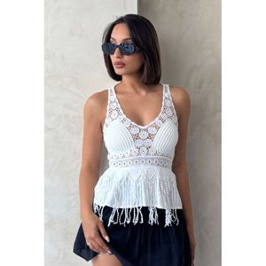 Blusa al por mayor con detalles de encaje y tirantes - Product Image 1
