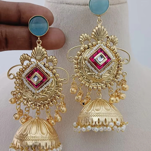 Heritage Jhumkas Set Boda de las mujeres Artesanía india tradicional Encanto real Latón Hecho Perla de imitación Étnico a granel - Product Image 1