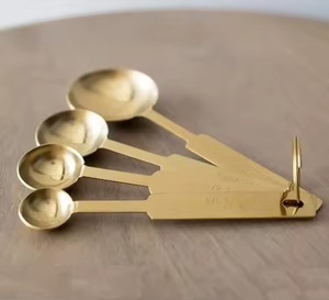 Juego de Tazas y Cucharas Medidoras de Metal con Mango de Diseño para Uso en la Cocina - Product Image 4