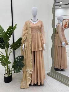 Designer Bollywood Tabby Organza Peplum Sharara Suit avec Dupatta Indian Pakistanais Eid Wedding Wear FASHIONHARBOUR Exclusive - Product Image 4