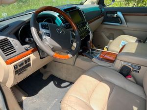 Toyota Land Cruiser Prado 2018 Usado, 4 Cilindros, Diésel, Tracción en las Cuatro Ruedas, Automático, con Asientos de Cuero, Control de Crucero Adaptativo, Cámara de 360° - Product Image 5