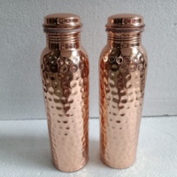 Bouteille d'eau en cuivre pur martelé à la main de qualité supérieure - Bouteille bien-être ayurvédique pour une hydratation quotidienne durable et un cadeau idéal