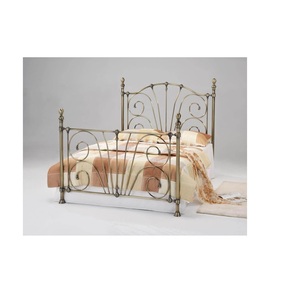 Toallero de latón ideal para una decoración elegante del baño, con base resistente y apariencia refinada, perfecto para uso regular. - Product Image 1