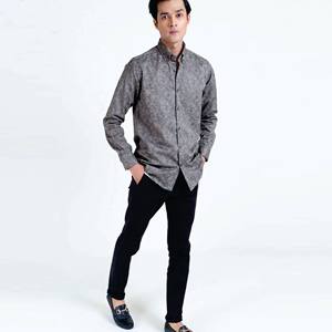Vente en gros 100% coton chemises en flanelle boutonnée pour hommes à manches longues décontractées à carreaux avec séchage rapide et fonctionnalité respirante OEM personnalisé - Product Image 1