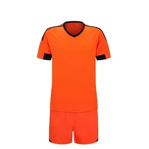 Ensemble d'uniformes d'entraînement de football pour hommes adultes, de haute qualité, à séchage rapide, respirant, 100% polyester, couleur et logo personnalisés, transfert thermique - Product Image 1