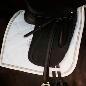 Tapis de selle anglais matelassé de haute qualité Doublure douce respirante Ajustement confortable pour l'entraînement des chevaux et les tapis de selle d'équitation - Product Image 2