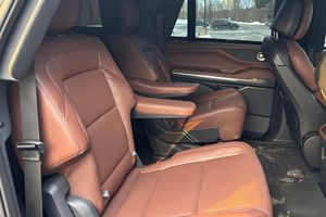 2025 ลินคอล์น นาวิเกเตอร์ แอล รีเสิร์ฟ อาร์เมอร์ด เอสยูวี รุ่น Exes Ar mor C.E.N BR-6 ชุดอัพเกรดอาร์เมอร์ ยูโร เอ็มิชั่น 5 ที่นั่ง ไมล์น้อย พร้อมส่ง - Product Image 6