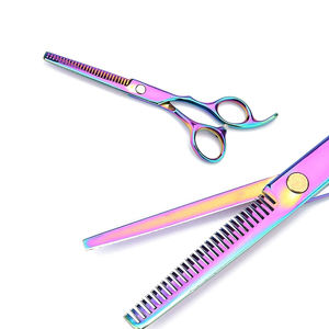 Ciseaux de coupe de cheveux en gros Ciseaux amincissants multi-enduits de titane Conception personnalisée Ciseaux de coupe de cheveux légers et élégants - Product Image 3