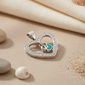 จี้รูปหัวใจเงินแท้ 925 สำหรับผู้หญิง ประดับด้วย CZ และพลอยสีน้ำเงิน ชุบทองคำขาวและโรเดียม - Product Image 3