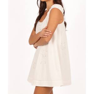 Vestidos Mini para Mujer Desarrollados para las Tendencias de Moda de Temporada que Brindan una Sensación Ligera, una Forma Favorecedora y una Presencia Elegante - Product Image 4