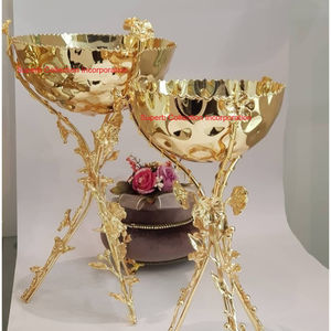 Brûleur Bakhoor décoratif en laiton finition or antique avec support en bois d'or parfait pour la décoration intérieure centres de table de mariage - Product Image 3