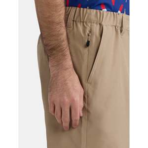 Shorts de golf pour hommes conçus avec un tissu extensible respirant assurant confort, soutien et mobilité flexible en extérieur - Product Image 4