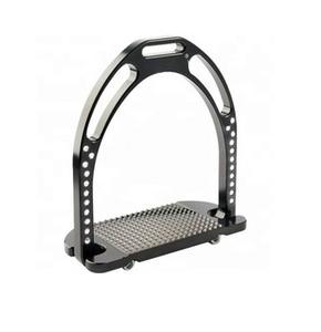 Étriers de cheval de haute qualité antidérapants de style anglais fabriqués au Pakistan, légers en acier inoxydable pour l'équitation - Product Image 4