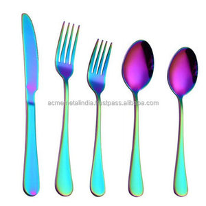 Ensemble de 5 couverts de luxe en acier inoxydable avec finition argent et or Vaisselle élégante de haute qualité et bien polie - Product Image 4