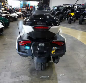 Motocicleta Spyder RT Limited Dark 2025, Nueva, de Tres Ruedas, Entrega a Domicilio - Product Image 3