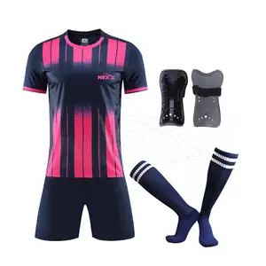 Desain baru disesuaikan Kit seragam sepak bola Anda sendiri buatan khusus perlengkapan seragam sepak bola penjualan terbaik