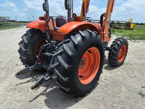 Tractor Kubota M9540: Utilidad de alto rendimiento para los trabajos más difíciles - Product Image 3