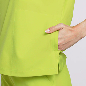 Ensemble de gommages en coton mélangé pour femmes à bas prix disponible dans toutes les couleurs et différentes tailles ensembles d'uniformes d'hôpital à séchage rapide unisexe - Product Image 6