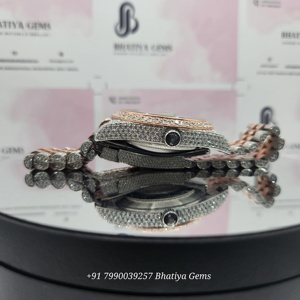 นาฬิกาแฟชั่นฮิปฮอปประดับเพชรโมอิสซาไนต์ VVS ตัวเรือนสแตนเลสสตีล งานฝีมือประณีต หรูหราด้วยเพชร - Product Image 2